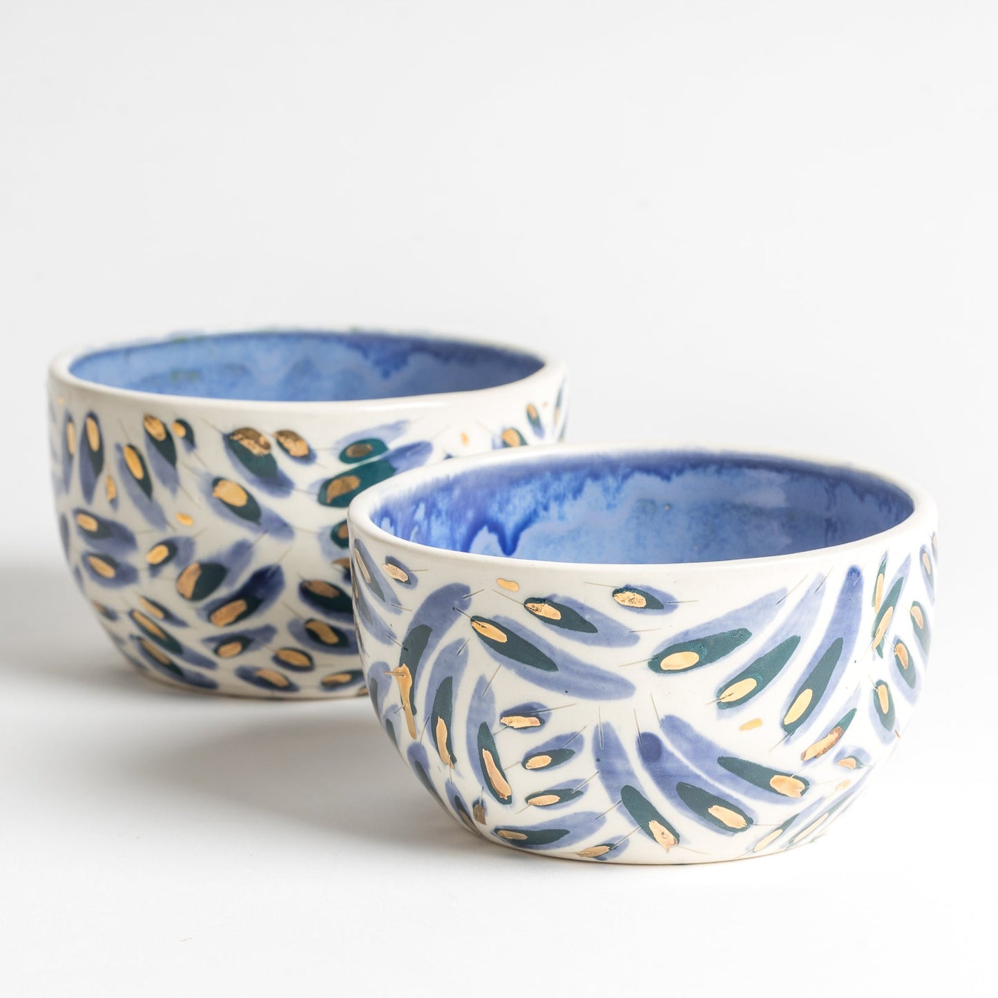 blue and white peacock bowl